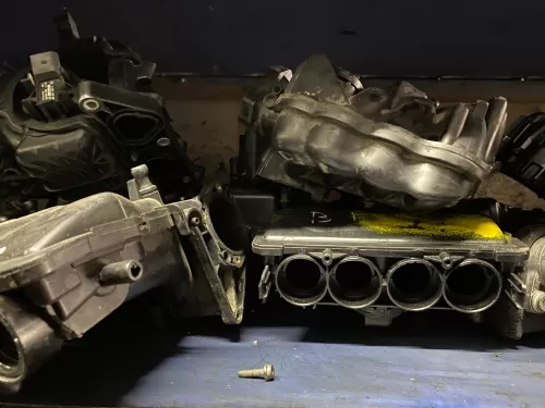 VOLKSWAGEN-AUDİ-SKODA-SEAT ORJİNAL ÇIKMA EMME MANİFOLDLARI